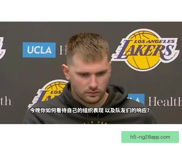 采访雷迪克直言东契奇该多传球